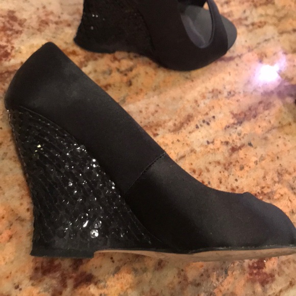 Y2K Bebe satin wedge with sequin covered wedge - Picture 2 of 7